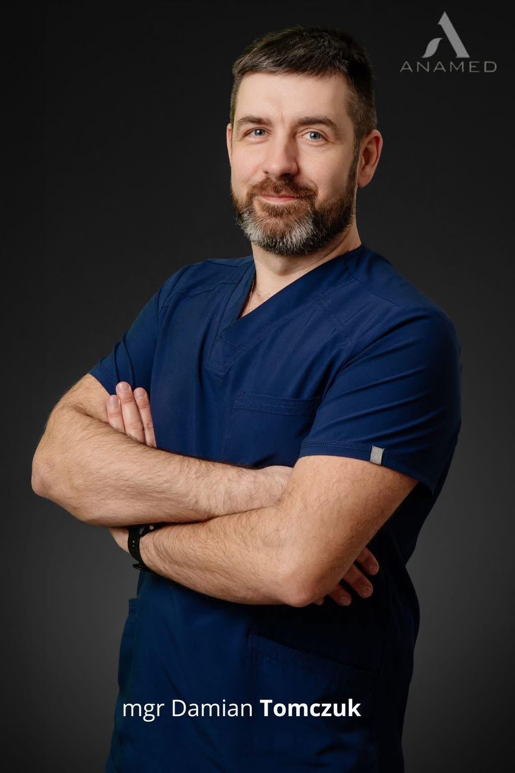 mgr Damian Tomczuk — fizjoterapeuta i specjalista technik osteopatycznych, założyciel Fizjomed